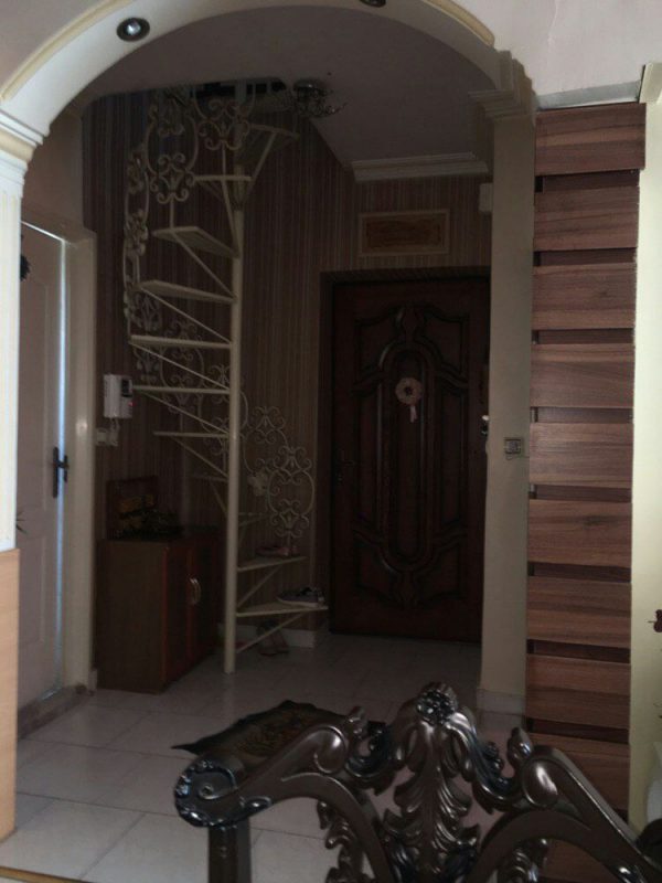 یک واحد آپارتمان بلوکی بازسازی شده دو خواب در تهران