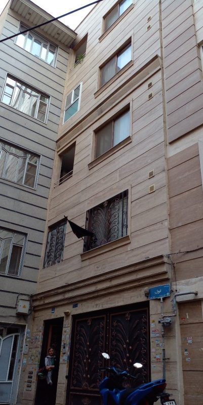 تصویر نمای بیرونی آپارتمان در جیحون تهران