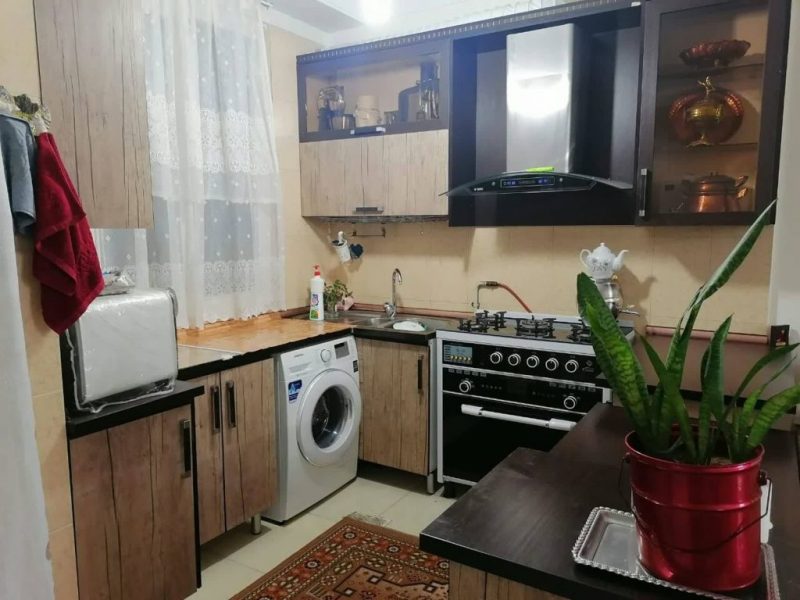 تصویر آشپزخانه آپارتمان واقع در تهرانپارس و خیابان زهدی
