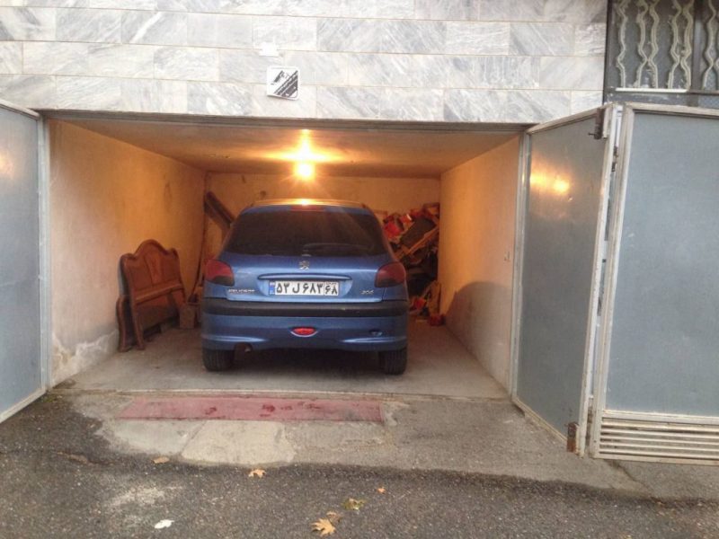 تصویر پارکینگ خانه ویلایی در بروجرد