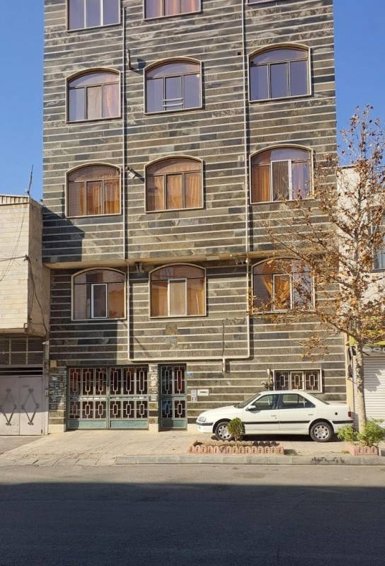 نمای سنگ کاری شده آپارتمان در خیابان ساسانی کرج با قیمت ارزان
